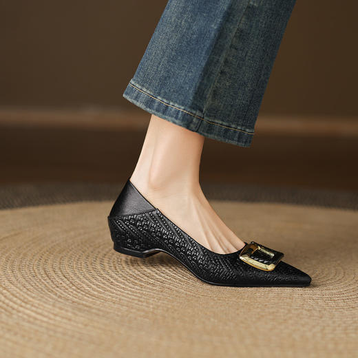 【预售5天】软面羊皮时尚方扣坡跟，内增真皮通勤尖头小皮鞋浅口单鞋LD&7417 商品图3