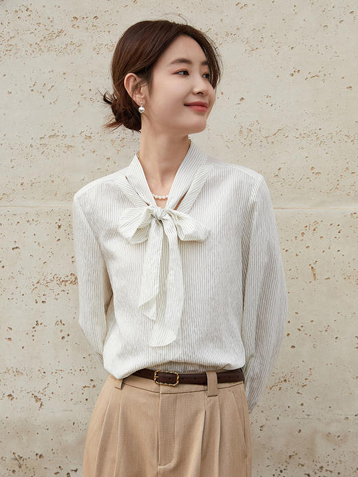 优雅气质款白色条纹蝴蝶结衬衫女 长袖通勤百搭上衣 商品图0