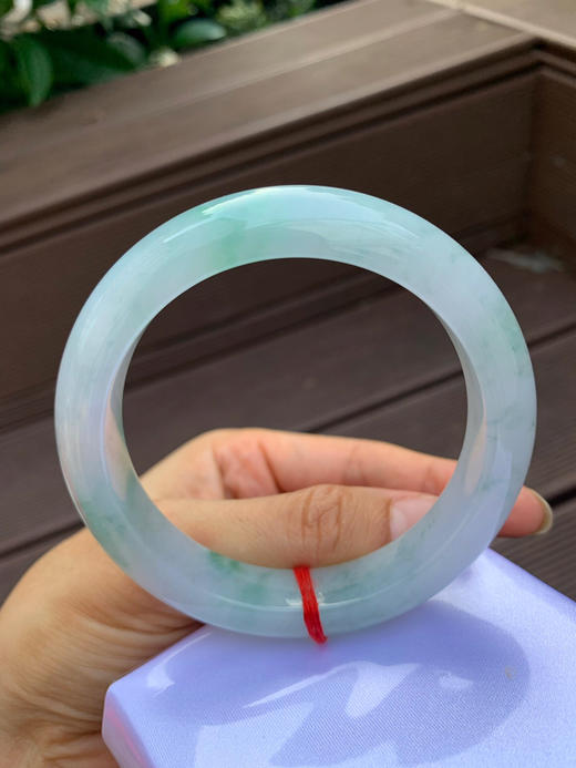 620518，61.5圈口，糯化飘花正圈平安镯，淡底色飘绿花，种老水足，尺 商品图3