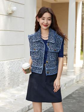 复古腔调十足！蓝调粗花呢马甲，解锁小香风新时尚