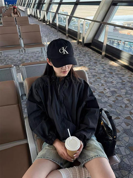 王炸必抢❗柜上💰565+【轻户外空气感山系外套防晒衣】抗菌速干防水防污，轻薄透气！面料微皱肌理感，立体有廓形，上身可咸可甜，真的很酷⚠UPF50+！海边度假 / 通勤上课 / 户外徒步全适配！ 商品图12