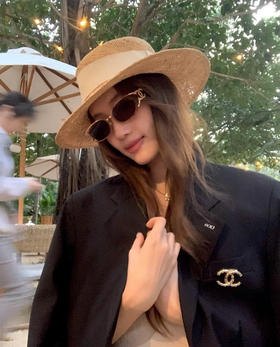 夏季特惠💰290 香奈儿太阳镜 Chane*
Mod：ch4024
Size：55-19-130mm