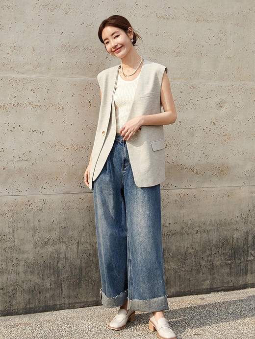 韩系简约风！米白色质感马甲 双排扣设计 配牛仔裙超有范 商品图1