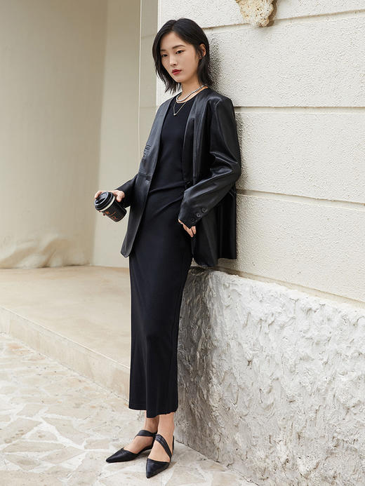 酷飒担当！V 领黑色 pu 皮西装外套 大口袋设计 宽松廓形皮衣 商品图1