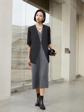 简约 V 领单排扣无袖针织连衣裙 气质修身中长款背心裙