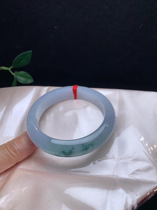 620503，58 冰飘花手镯，整圈均匀干净 一截清新蓝花，干净秀气 商品图4