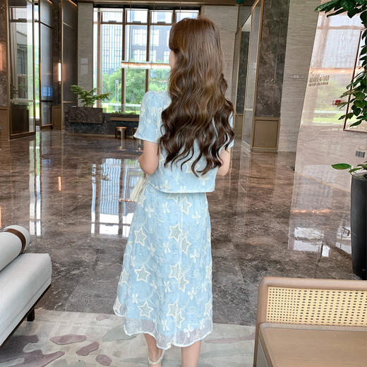 奢姿大码女装2026夏季时尚V领镂空套装胖妹妹减龄星星刺绣两件套9952922135 商品图3
