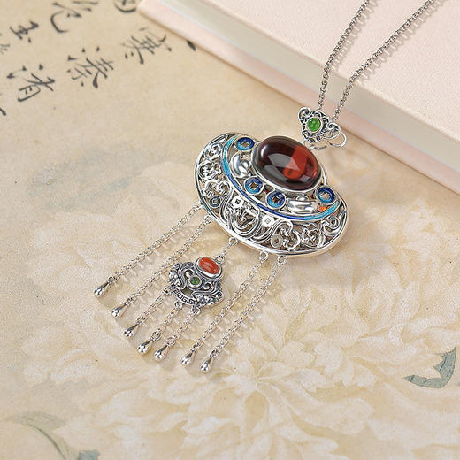 【招财雅韵】S925纯银南红和田玉碧玉蛋面招财进宝血珀流苏吊坠【CW-DZ06757】 商品图1