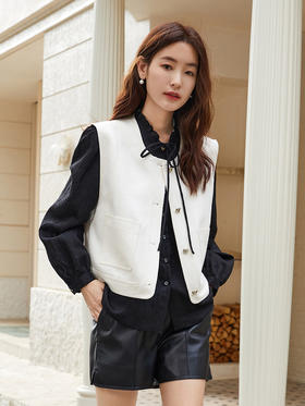 精致感爆棚！简约白色马甲，口袋设计实用又时髦