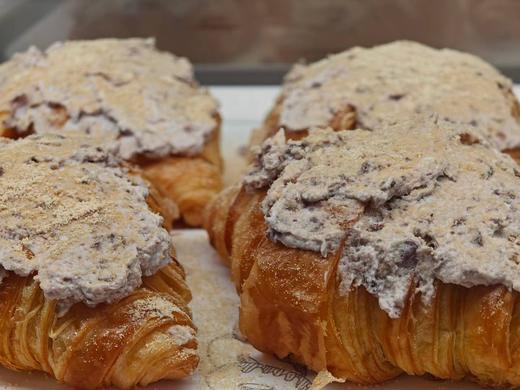 【新•两只装】牛打滚！开心果/奥利奥奶油牛角！ 商品图9