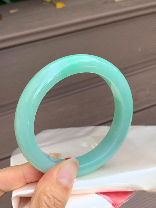 620516，62.2圈口，满绿正圈平安镯，底子细腻有水 商品图1