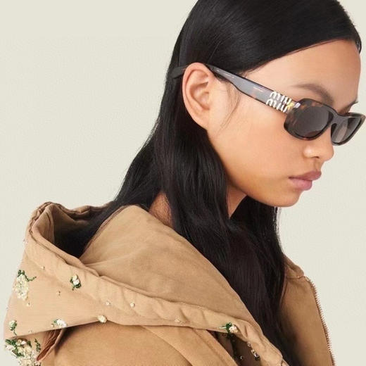 夏季特惠💰240 缪缪太阳镜 MIU MI*
MODEL:SMU 08Z
SIZE：54-21-145mm 商品图8