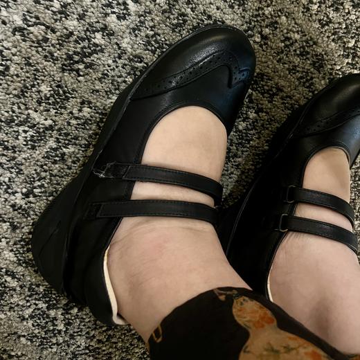 现货秒发【大码定制  休闲厚底软底鞋】通勤&休闲都可穿！经典百搭黑色，搭配休闲套装、精致连衣裙都可以！真正驾驭衣柜所有款式的百搭小黑鞋 商品图3