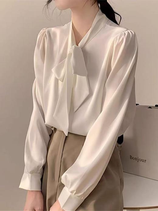 【新品推荐】吉妮品牌-034仿真丝缎面顺滑系蝴蝶结长袖小衫-喜出 商品图0