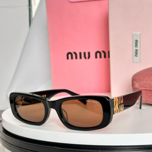夏季特惠💰240 缪缪太阳镜 MIU MI*
MODEL:SMU 08Z
SIZE：54-21-145mm 商品图4