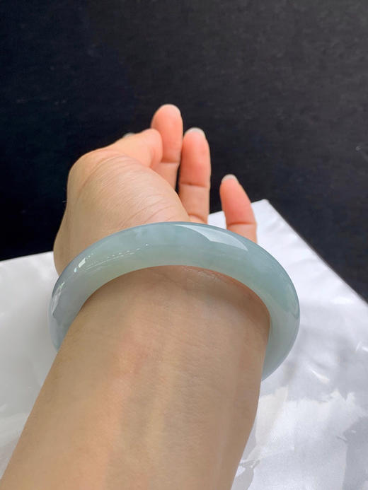 620508，57圈口，冰晴正圈平安镯，晴水底色，细腻 商品图5