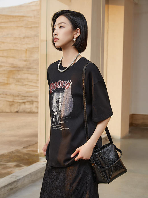 复古风拿捏～黑色印花 T 恤女 宽松短袖 个性图案潮酷上衣 商品图0
