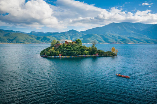 <云南丽江+大理+泸沽湖5天双飞10人纯玩小团>玉龙雪山、印象丽江、蓝月谷、大理古城、喜洲古镇、喜洲小火车、洱海生态廊道、理想花园旅拍、泸沽湖-环湖骑行、摩梭篝火晚会、泸沽湖游船、丽江古城 商品图0