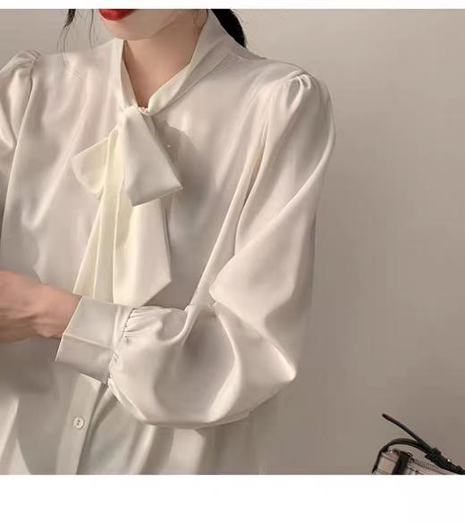 【新品推荐】吉妮品牌-034仿真丝缎面顺滑系蝴蝶结长袖小衫-喜出 商品图6