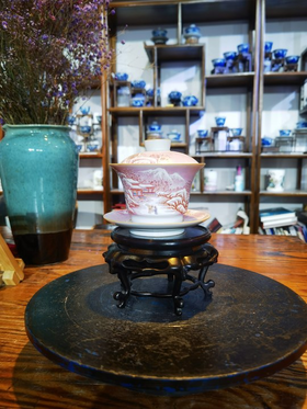 玛瑙红山水马蹄盖碗