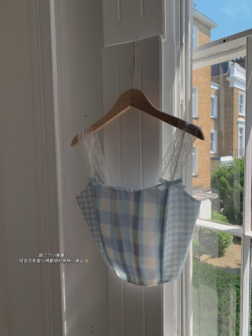 金蘑菇菇  伦敦花市 我爱蓝格格 / 小清新收腰格子背心裙 商品图5