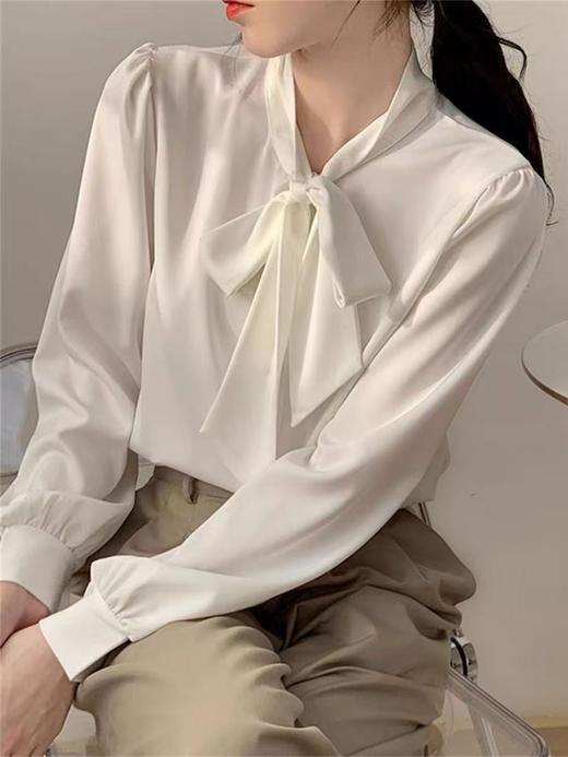 【新品推荐】吉妮品牌-034仿真丝缎面顺滑系蝴蝶结长袖小衫-喜出 商品图3