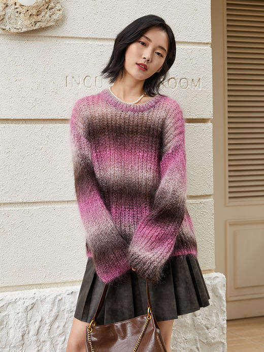 甜美风渐变色马海毛毛衣女 宽松圆领软糯长袖针织衫 商品图1