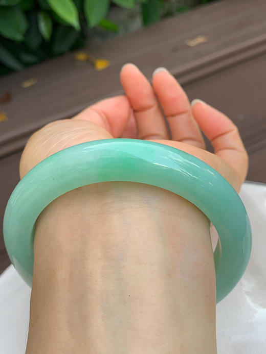 620516，62.2圈口，满绿正圈平安镯，底子细腻有水 商品图4