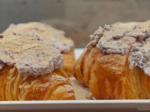 【新•两只装】牛打滚！开心果/奥利奥奶油牛角！ 商品图3