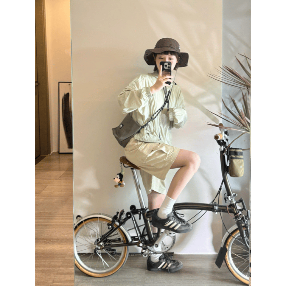 王炸必抢❗柜上💰565+【轻户外空气感山系外套防晒衣】抗菌速干防水防污，轻薄透气！面料微皱肌理感，立体有廓形，上身可咸可甜，真的很酷⚠UPF50+！海边度假 / 通勤上课 / 户外徒步全适配！