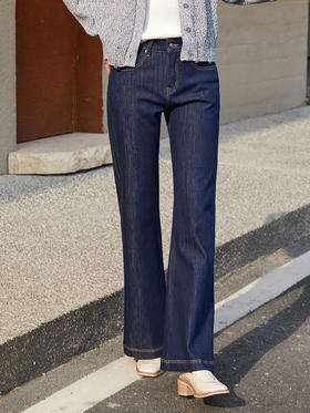 复古回潮！经典深蓝色微喇牛仔裤 显瘦显腿长必备