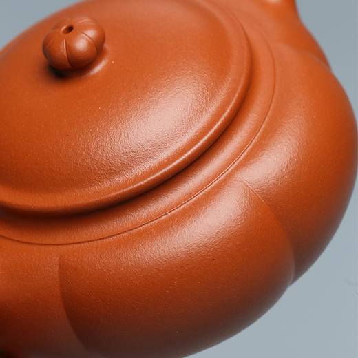 百年紫砂品牌铁画轩出品 小煤窑朱泥 花蕾紫砂壶160ml 商品图3