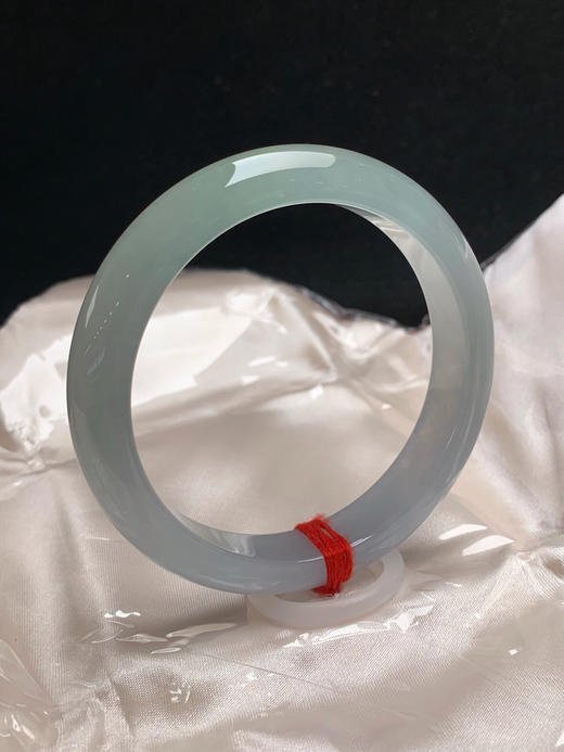 620512，58圈口，冰晴正圈平安镯，冰透有光感，淡色半山半水 商品图1