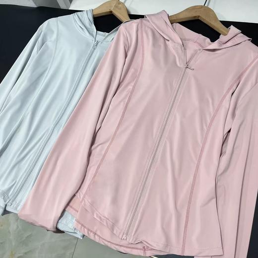 【新品特卖】鱼骨修身显瘦连帽防晒衣（轻微勾丝痕）-喜出 商品图4