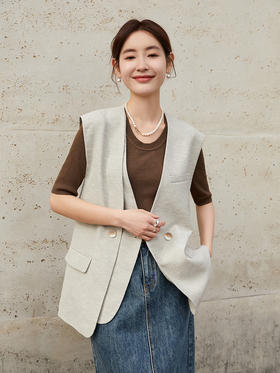 韩系简约风！米白色质感马甲 双排扣设计 配牛仔裙超有范