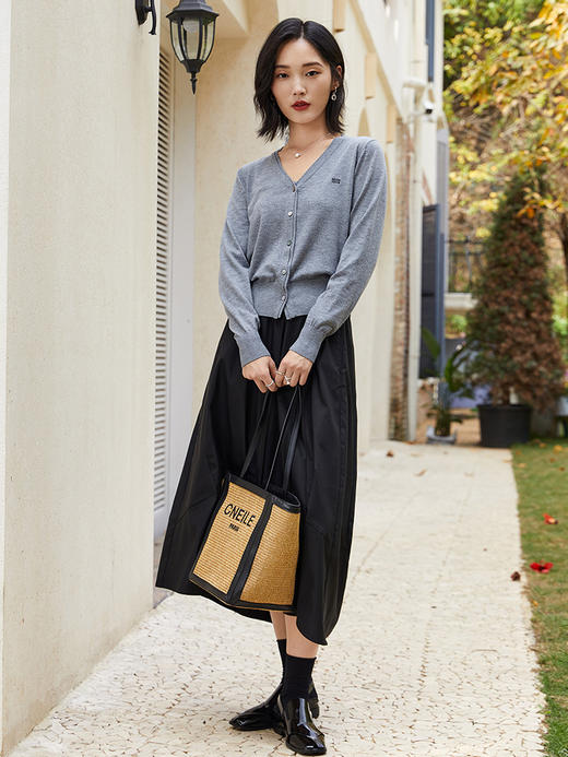 优雅藏于细节！灰色 V 领针织开衫，诠释知性魅力 商品图1