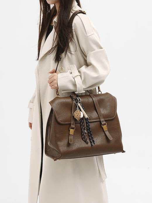 【达芙妮】真皮复古百搭双肩包DA-3790 商品图7