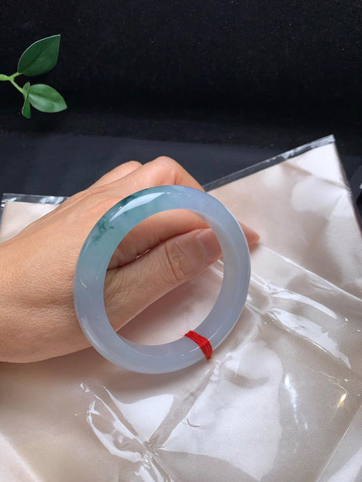 620503，58 冰飘花手镯，整圈均匀干净 一截清新蓝花，干净秀气 商品图5