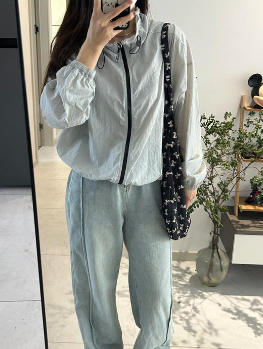 王炸必抢❗柜上💰565+【轻户外空气感山系外套防晒衣】抗菌速干防水防污，轻薄透气！面料微皱肌理感，立体有廓形，上身可咸可甜，真的很酷⚠UPF50+！海边度假 / 通勤上课 / 户外徒步全适配！ 商品图2