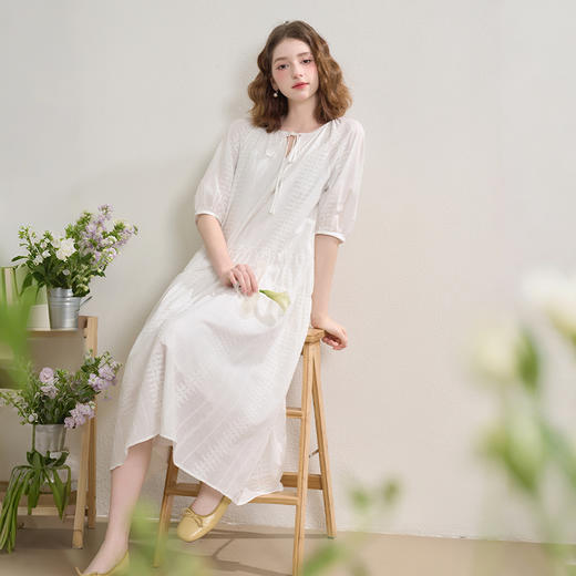 西遇重工立体刺绣连衣裙女秋季灯笼袖海边度假长裙小白裙V2451097 商品图2