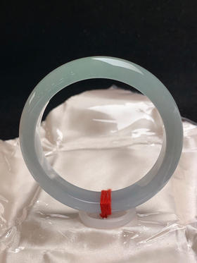 620512，58圈口，冰晴正圈平安镯，冰透有光感，淡色半山半水