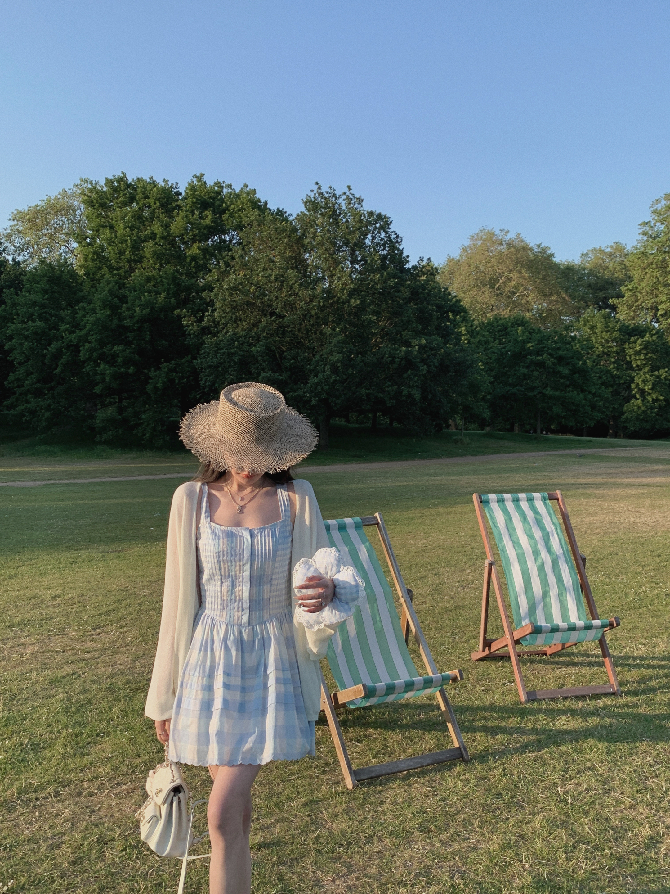 金蘑菇菇  伦敦花市 我爱蓝格格 / 小清新收腰格子背心裙