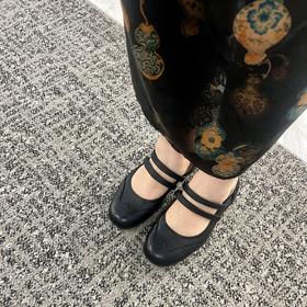 现货秒发【大码定制  休闲厚底软底鞋】通勤&休闲都可穿！经典百搭黑色，搭配休闲套装、精致连衣裙都可以！真正驾驭衣柜所有款式的百搭小黑鞋