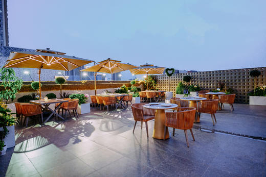 ★周末不加价★ ¥599起/2间夜！新开业【扬州东高铁站君亭酒店】享君享房+早餐，开业伴手礼！另有单晚套餐、亲子家庭房可选~依傍京杭大运河千年水道，交通便利！有效期至2025年12月30日 商品图2