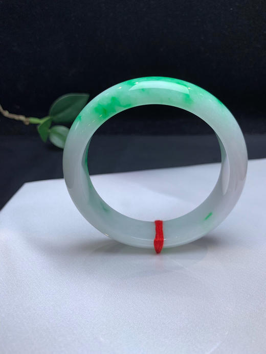 620526，56.5阳绿正圈 ，半截清新阳绿色，版型也不错 商品图3