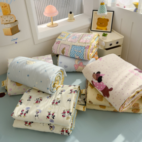 🥰 39.9🉐 【人间花仙子】A类母婴 小碎花针织棉夏凉被009🌼，我一口气囤3床！碎花遇上超糯针织棉，⭕ 又柔❗又软❗又舒服的一款夏被 7A级别A类棉 ♦️安全到婴儿都可以使用的夏凉被！