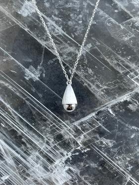 TINOM｜'030125-1 Stillula 雾珠项链 [ 银 ]