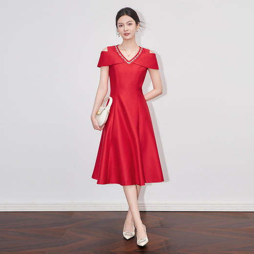 「高货wl」全新升级【铂金会员330/天猫449/差价119】(94554)洛诗琳法式轻奢钉钻连衣裙2025夏季露肩收腰显瘦裙子女 商品图1