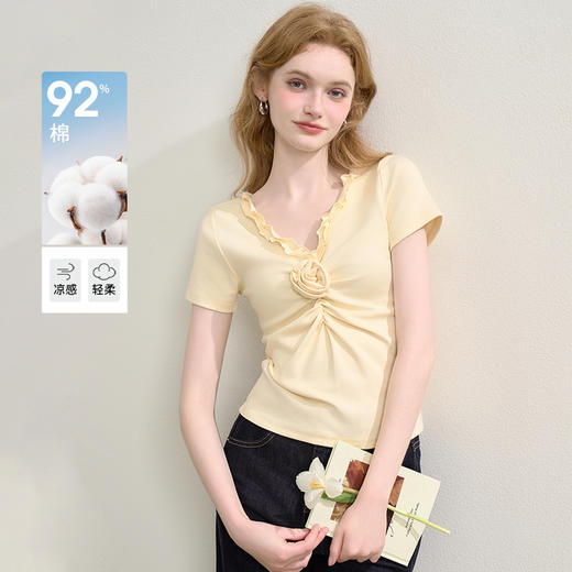 西遇褶皱短袖T恤女夏季新款立体花朵修身正肩v领短款上衣K0051072 商品图0