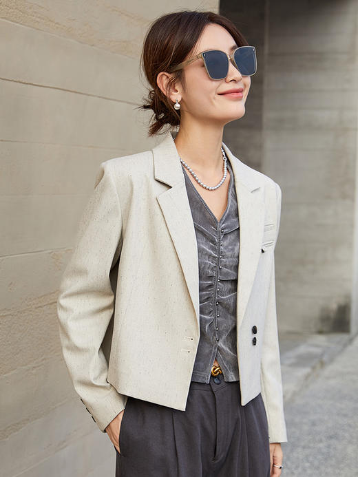 浅米色短款西装外套女秋季新款 高级感小众设计感小个子西服上衣 商品图0